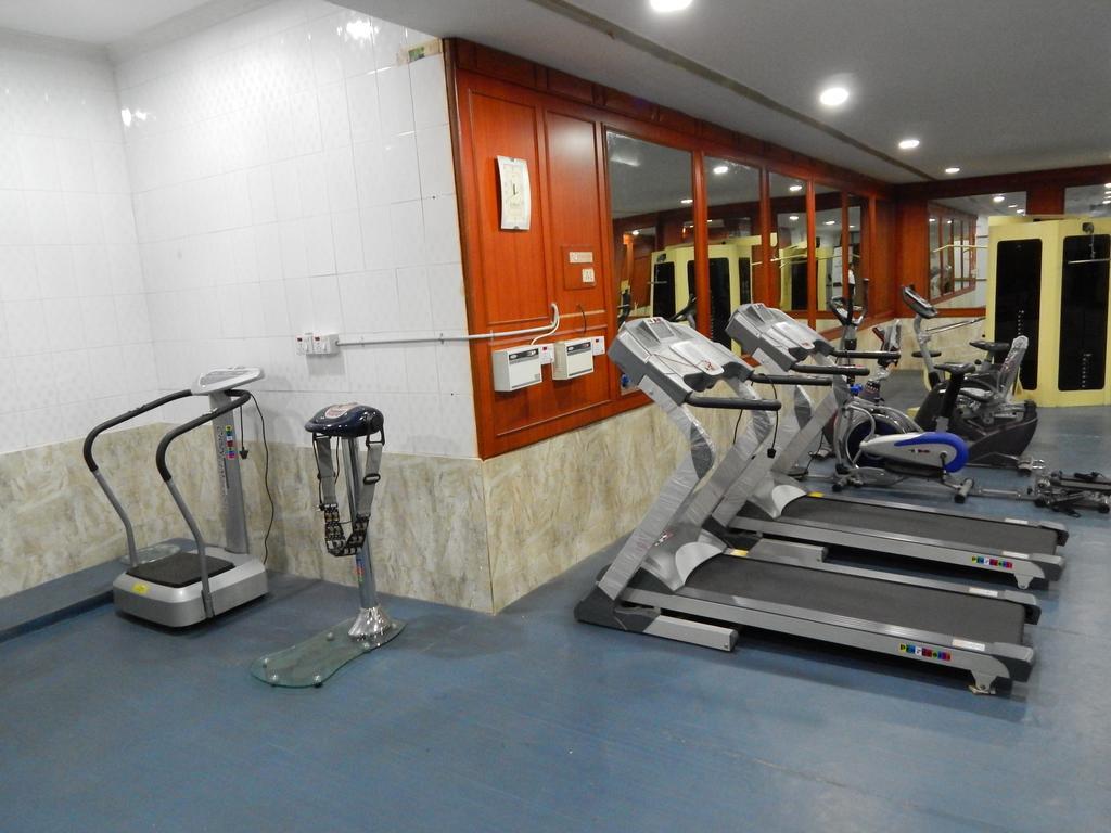 Femina Hotel Tiruchirappalli Esterno foto