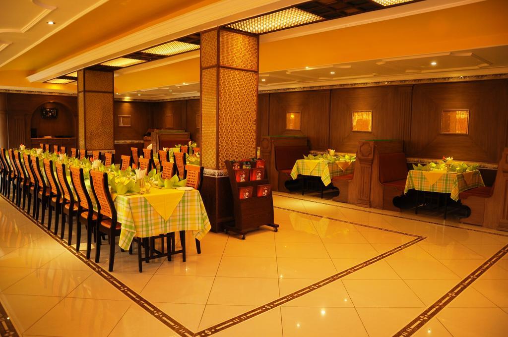 Femina Hotel Tiruchirappalli Esterno foto
