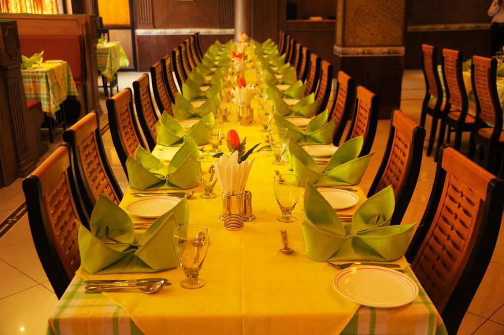 Femina Hotel Tiruchirappalli Esterno foto