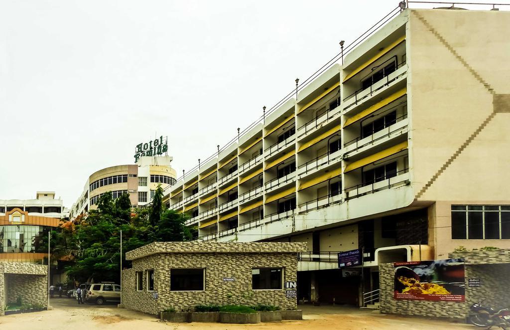 Femina Hotel Tiruchirappalli Esterno foto