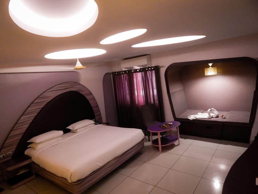 Femina Hotel Tiruchirappalli Esterno foto