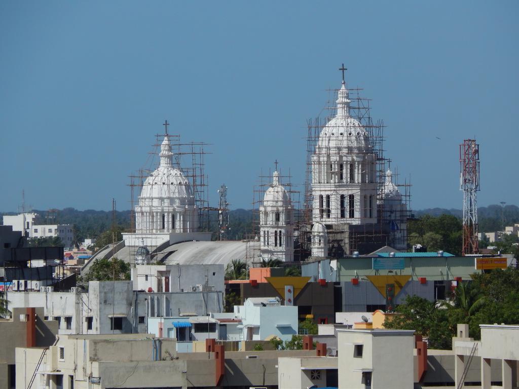 Femina Hotel Tiruchirappalli Esterno foto