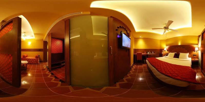Femina Hotel Tiruchirappalli Esterno foto