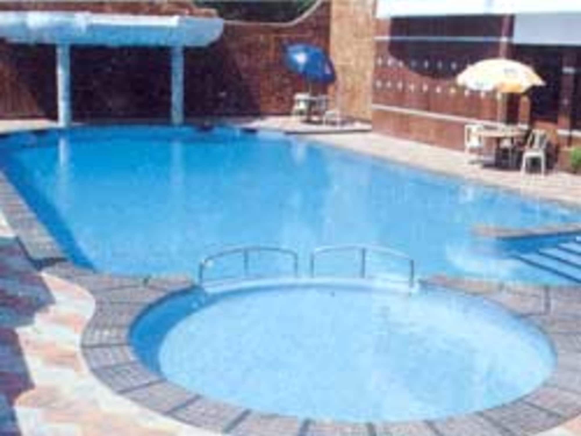 Femina Hotel Tiruchirappalli Esterno foto